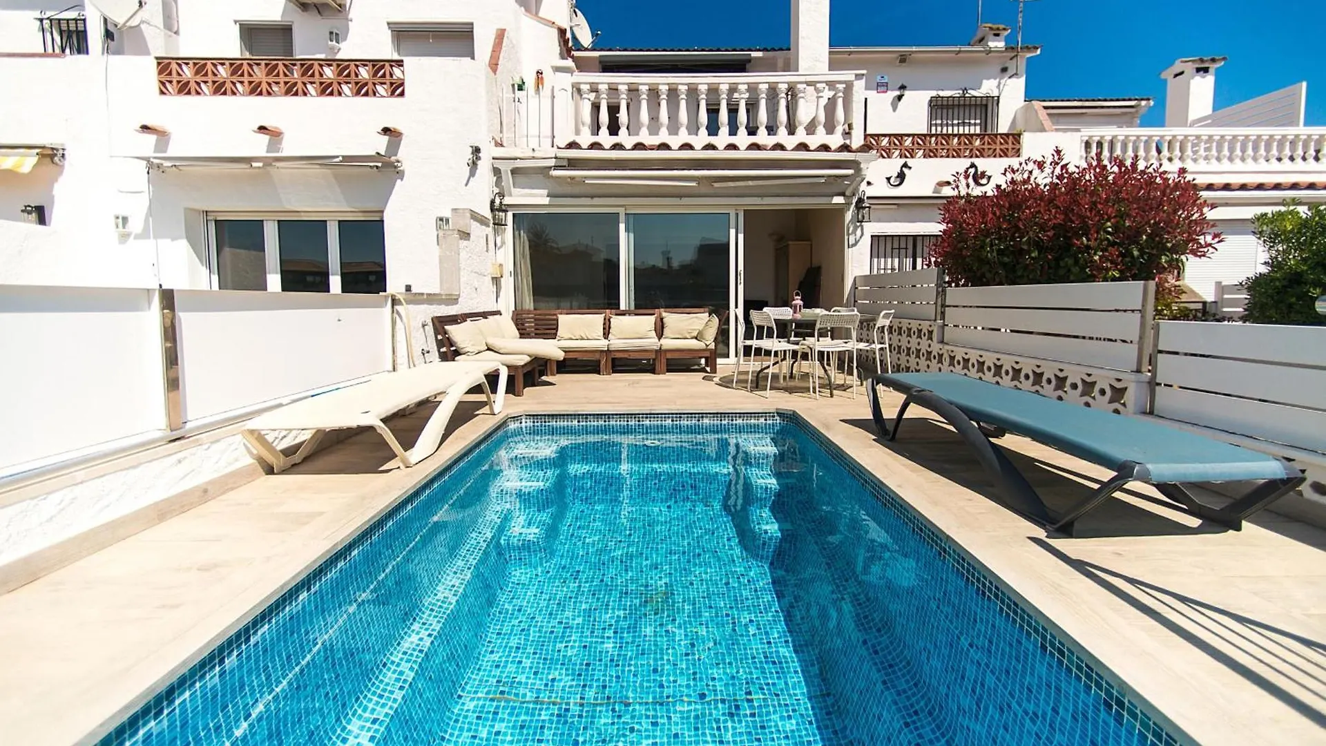Welcs Casa 240 Emp Con Piscina Y Vista Al Canal Empuriabrava