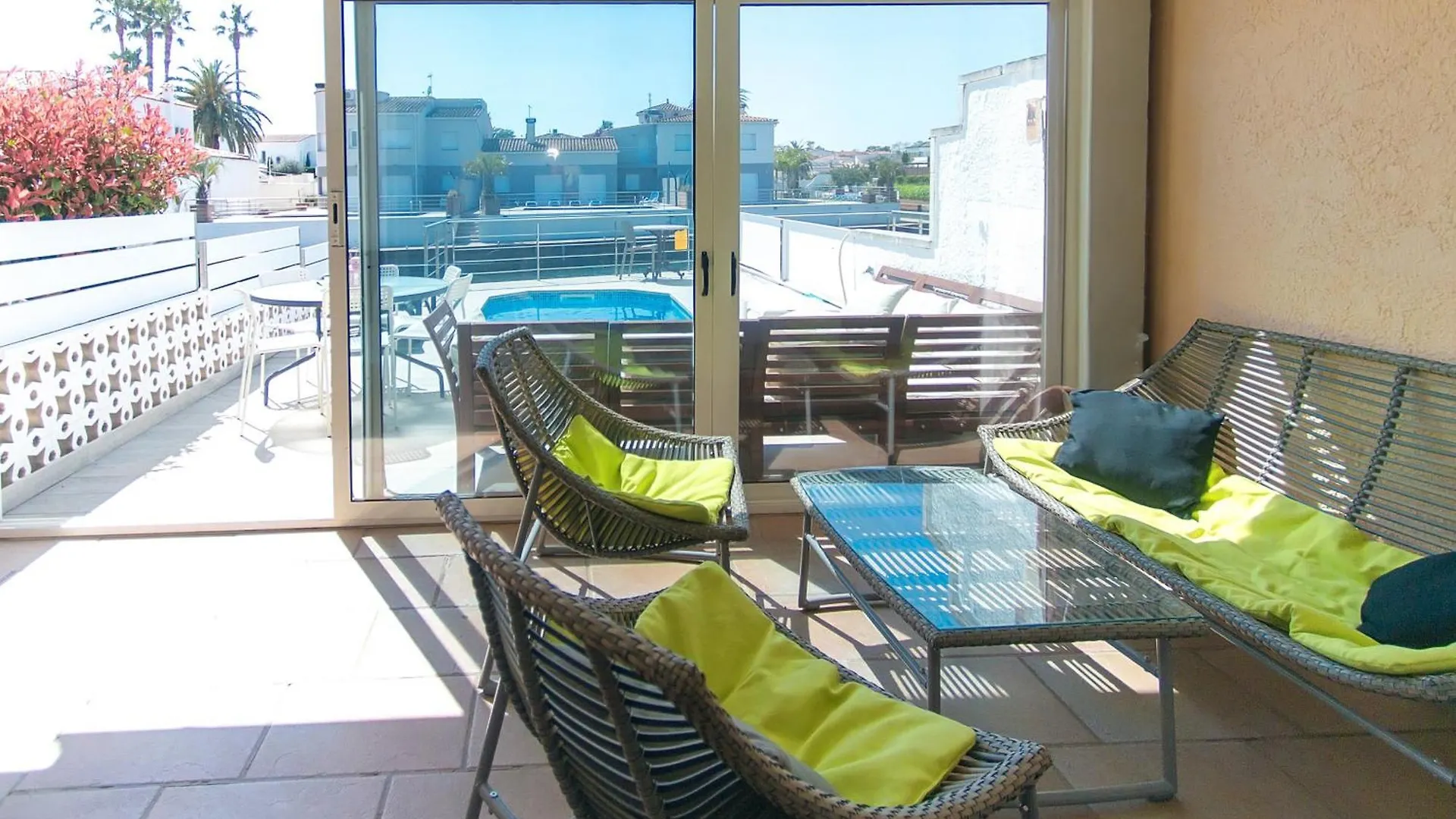 Welcs Casa 240 Emp Con Piscina Y Vista Al Canal Empuriabrava Lägenhet